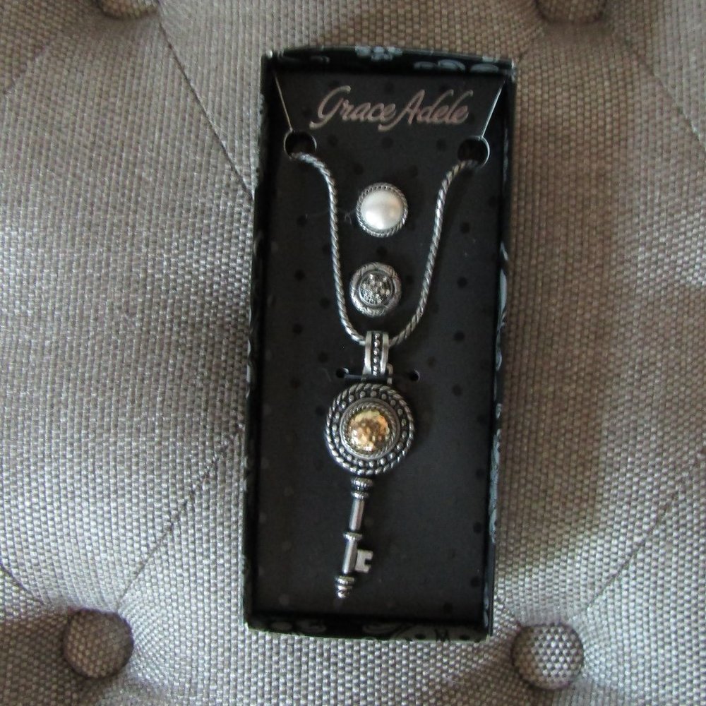Grace Adele Magnetic Key Interchangeable Necklace